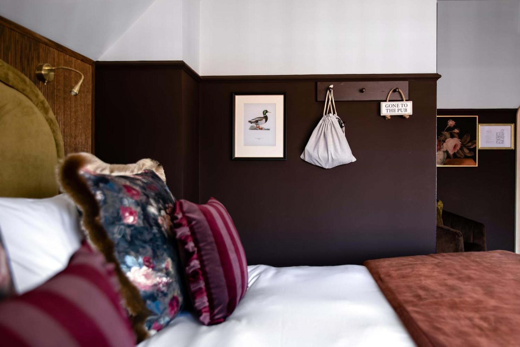 Red Lion Hotel Радлет Екстериор снимка