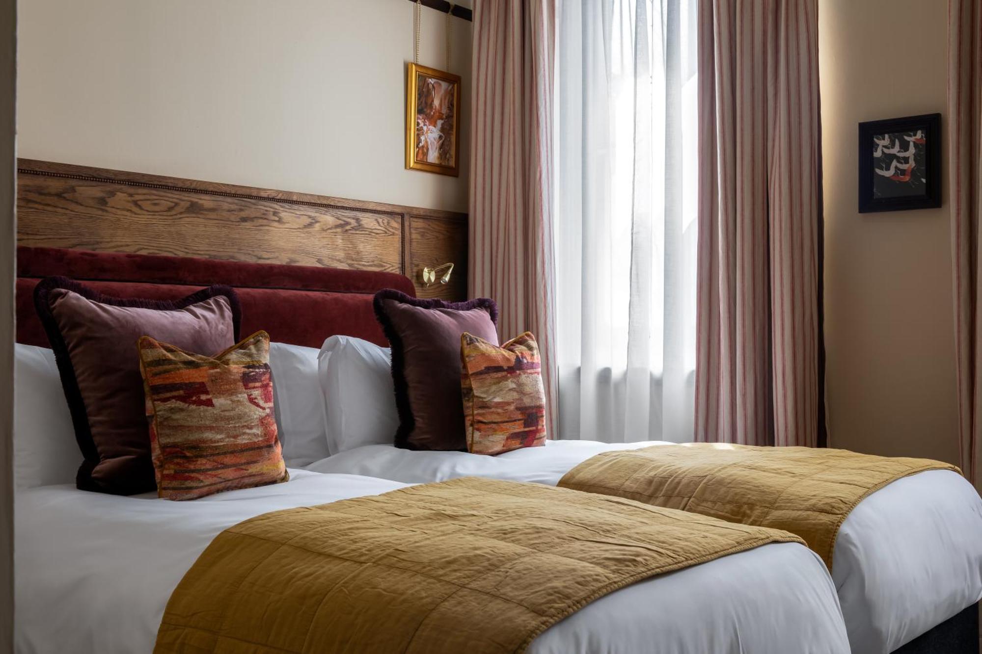 Red Lion Hotel Радлет Екстериор снимка