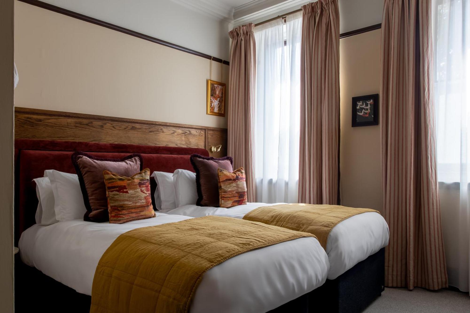 Red Lion Hotel Радлет Екстериор снимка
